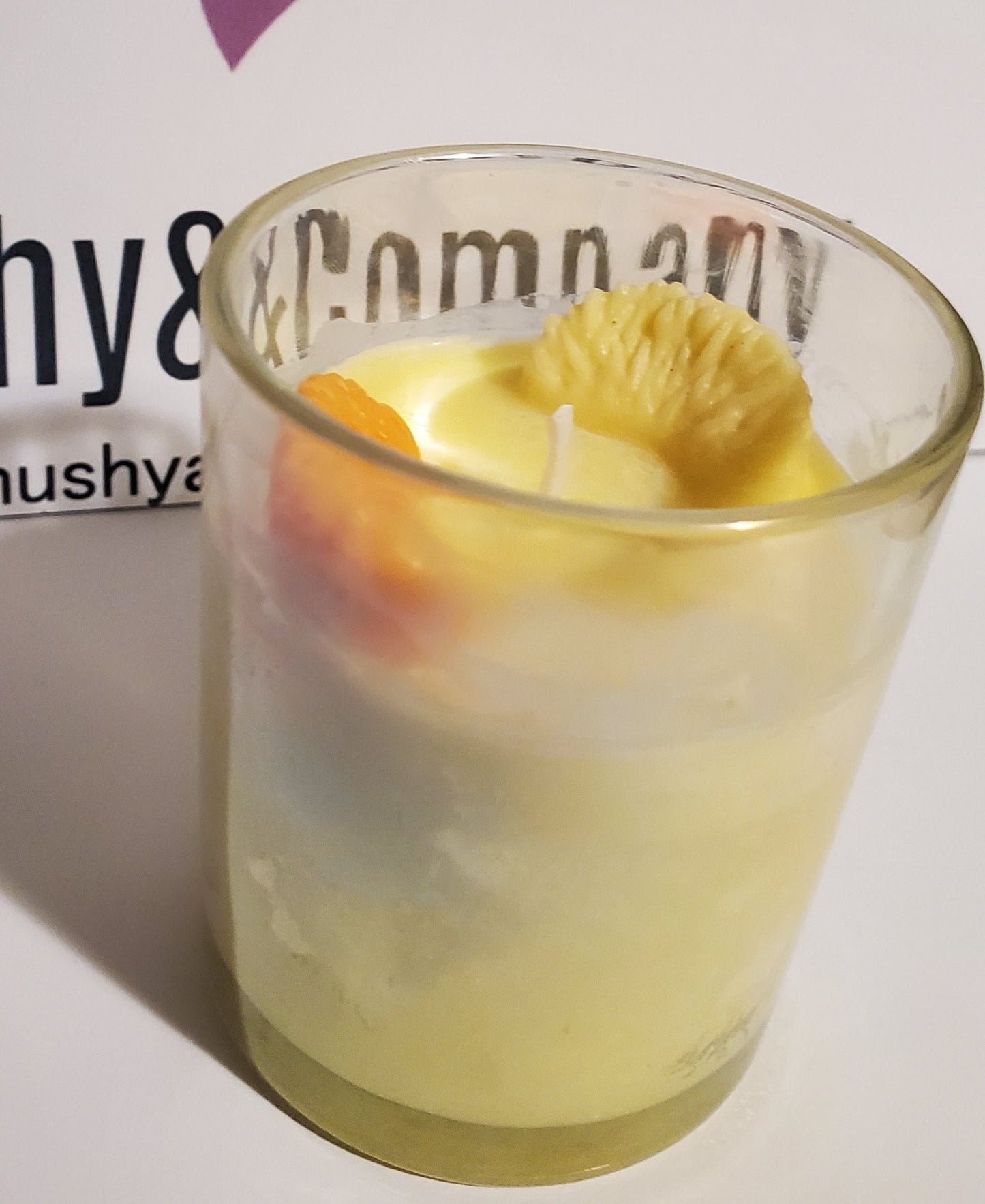Citrus Surprise scented candle
